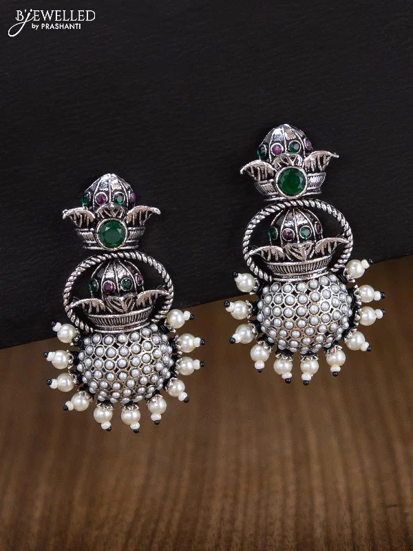 glamorous earrings for women -Oxidised earring with kemp stones and pearl