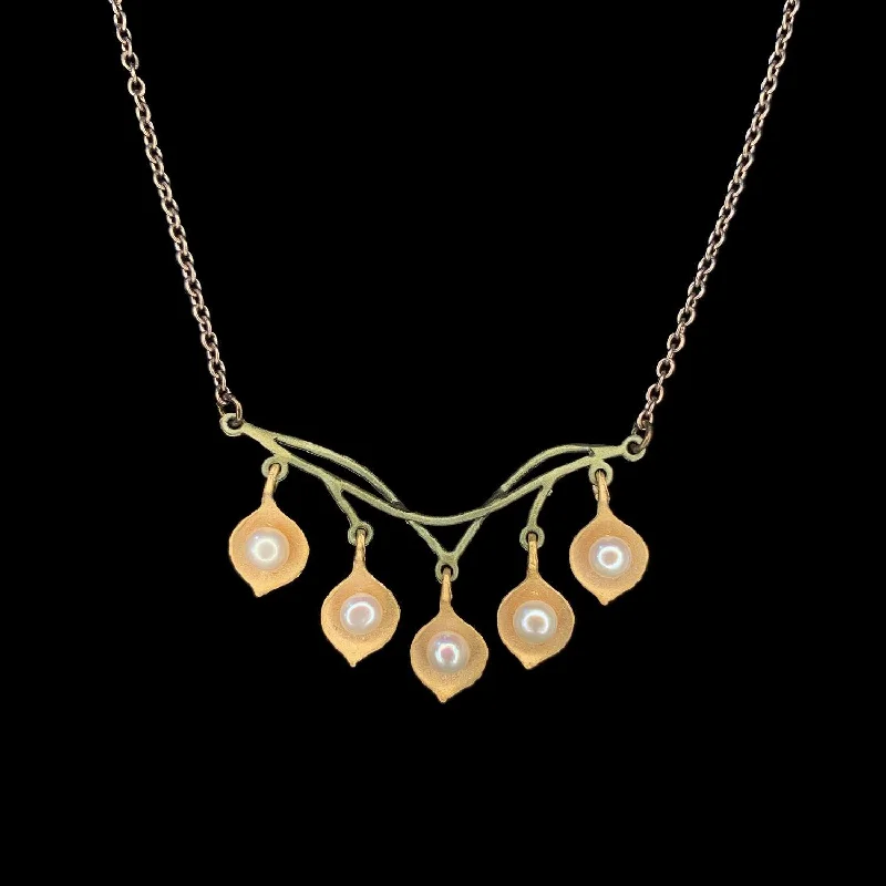 women’s heart necklaces -Round Leaf Eucalyptus Necklace - Bar