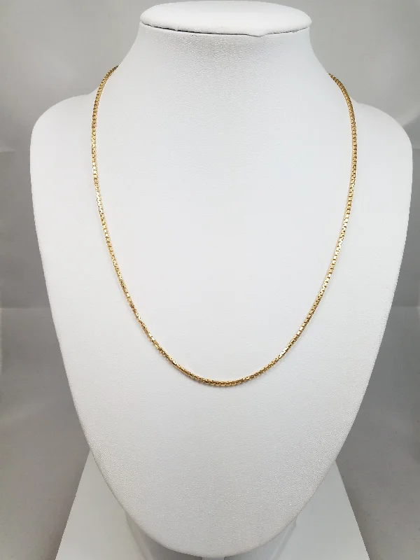 fashion-forward necklaces for women -Sporty 17.5" Solid 14k Yellow Gold Rounded Box Chain Necklace